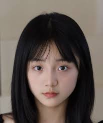 Feng Xue Ya (冯雪雅)