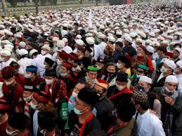 Persaudaraan alumni (pa) 212 lantas memastikan akan mengikuti arahan habib rizieq tersebut. Sambut Kedatangan Habib Rizieq Shihab Pa 212 Seperti Jemput Jamaah Haji Indozone Id
