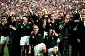 Bernard lapasset, alors président de l'irb revient sur ce moment chargé d'émo. Deux Anciens Springboks Victimes D Un Assaut A Main Armee A Pretoria