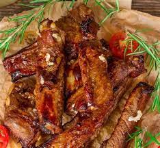 Thought chuck steak was just a meh budget cut of beef? Beef Chuck Riblets On The Bge Smokinlicous Gourmet Wood Company Very Little Needs To A Simple And Easy Recipe Perfect To Entertain Roastbeef Chuckroast Beefchuckroast Howtobeefroast Roastbeefrecipe Beef