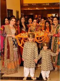 Mehndi Celebrations In Pakistan Pakistani Mehndi Decor Pakistani Bride Pakistani Mehndi