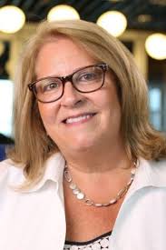 Lynne Gould's Instagram, Twitter & Facebook