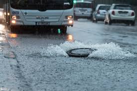 Gestern zog gegen 19:30 uhr ein unwetter mit starkregen über den kölner norden. Koln Versinkt Im Regenwasser Tageblatt Lu Tageblatt Lu