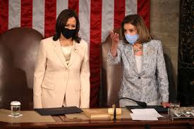 Vice president harris and her sister, maya harris, were primarily raised and inspired by their mother, shyamala gopalan. Kamala Harris Ihre Zeitlosen Power Looks Brigitte De