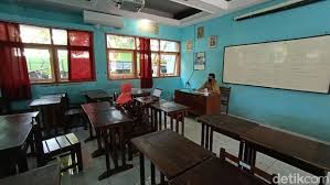 Maybe you would like to learn more about one of these? Siswa Smp Kudus Ini Ujian Di Sekolah Sendirian Gegara Tak Punya Hp