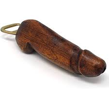 Las repisas de madera en la pared son una gran ventaja en cualquier casa porque son un estupendo lugar para almacenar adornos, libros, recuerdos, y colecciones. Amazon Com Fun Products Abridor De Botellas De Pene De Madera Tallada A Mano El Regalo Perfecto Para Despedida De Soltera Y Cumpleanos Madera Kitchen Dining
