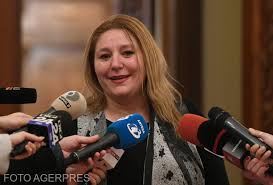 Copiii din românia sunt abuzaţi de această persoană de un an şi ceva. Diana SosoacÄƒ A Fost ExclusÄƒ Din Partidul Aur Dan TanasÄƒ E O Decizia LuatÄƒ La CapÄƒtul Unui Lung Sir De IntamplÄƒri Hotnews Mobile