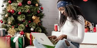 15 Companies That Hire For Remote Seasonal And Holiday Jobs Mom Holiday Holiday Jobs Remote Jobs