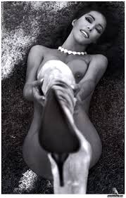 Emanuela folliero nude - 75 photo