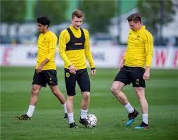 In contrast, reus' boot uses the famous black and yellow of his club borussia dortmund. Reus Witsel Co Wear Unique Puma Bvb Derby Boots Footy Headlines