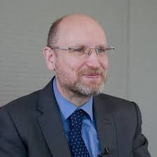 Coping with IT Complexity: An Interview with David Knott, Chief Architect  for HSBC