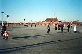 The photogenic photo of chairman mao and entrance cause the northern end to usually be the busiest. Tiananmen Square Wikipedia