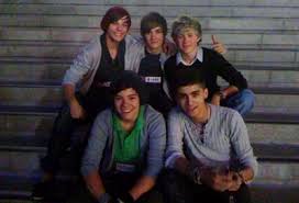 Check out family feud here: One Direction Biography Life Of A Fangirl