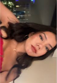 Liz Sandoval (@lizz.sandoval)