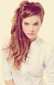 Epingle Par Rose Sur Barbara Coiffure Belle Coupe De Cheveux Coiffures Retro
