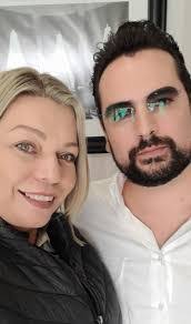 Sandra Carbajal's Instagram, Twitter & Facebook