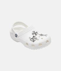How To Put Jibbitz™ Charms On Crocs Shoes – Crocs™ Việt Nam