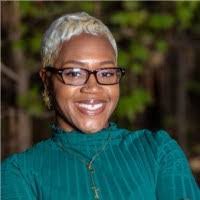 Lynnette Bauer's Instagram, Twitter & Facebook