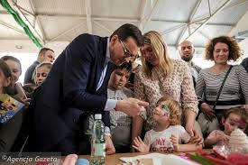 Check spelling or type a new query. 500 Plus Na Pierwsze Dziecko Oficjalnie Morawiecki Oglosil Przyjecie Projektu Wnioski Od Lipca Biznes Na Next Gazeta Pl