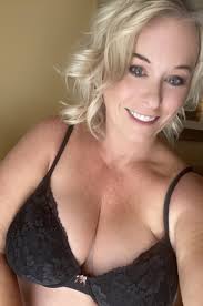 Summer Dellano ❤️ Curvy Blond Entertainer in Raleigh | Slixa