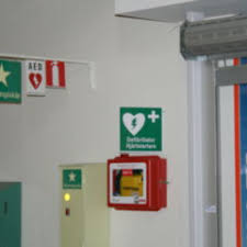 A comparison among manufacturers and over time. Defibrillator Doccheck Flexikon