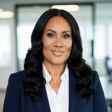 Katrina Pratt's Instagram, Twitter & Facebook