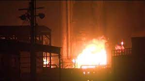 Fierce fire breaks out after explosion in chemical plant in Surat, 24 employees injured; Drops of black smoke in the sky