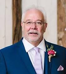 Nigel Standfield: vascular surgeon who trained generations worldwide