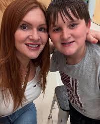 Amanda Kyzar's Instagram, Twitter & Facebook