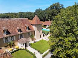 Découvrez des annonces immobilières de petits châteaux à vendre. Gastezimmer Le Petit Chateau De Sainte Colombe Zimmern Und Familienzimmer Bouges Le Chateau Campagne Berrichonne