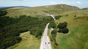 Elle vous permet de découvrir l'un des plus beaux itinéraires des hautes vosges et d'admirer des attention, la route des crêtes n'est ouverte que de mai à novembre, selon les conditions météorologiques. Vosges La Route Des Cretes Ouvre Ce Lundi 11 Mai Saint Die Info