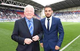 På deadline dag i transfervinduet sommeren 2014 delort underskrevet for championship side wigan athletic mod betaling rapporteres. Johan Guillermin On Twitter Andy Delort Rejoint Wigan Laticsofficial Andydelort9 Here To Finalise His Move To Become A Wigan Athletic Player Http T Co F731g4vrec