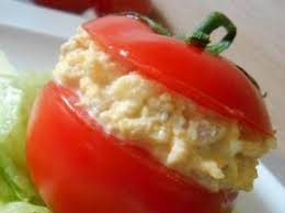 Tomates Farcies Au Thon œuf Dur Recette Ptitchef Recette Tomate Farcie Au Thon Recettes De Cuisine Recette Entree