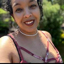 I love using Riman! Clean ingredients, unique hero ingredients, and  innovative technology are nothing to compare to! In 5 days of using, I  started seeing blemishes lighter or gone and pores got