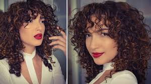 Coupe mi longue bouclee cheveux boucles coiffure cheveux. Avoir De Jolies Boucles Avec De Volume Cheveux Courts Mi Longs Curly Hair Routine Youtube