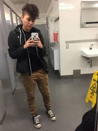 Tomboy hairstyles for older women 2021. Short Curly Hair Tomboy Androgynous Style Fohawk Fuax Hawk Khaki Joggers Converse Sarahd612 Tomboy Fashion Khaki Joggers Androgynous Look