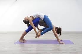 Image Result For Beginner Yoga Poses For Two Desafio De Yoga Yoga Divertida Imagenes De Yoga