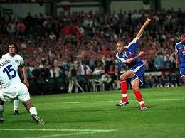 Le portail boursorama.com compte plus de 30 millions de visites mensuelles et plus de 290 millions de pages vues par mois, en moyenne. 20 Best Uefa Euro 2000 Ideas Football Euro Soccer
