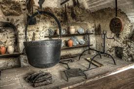 Resultat De Recherche D Images Pour Medieval Kitchen Medieval Kitchen Pictures Man Cooking