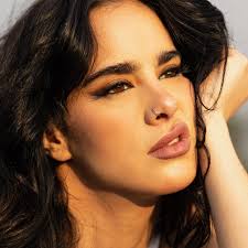 Hoy después de mucho tiempo atendí a una amiga que estuvo conmigo desde el  inicio, compartió su conocimiento en uñas conmigo y me tuvo confianza🤍  Gracias amiga @laprincesa_sayajin