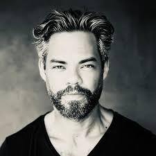 That's a whole different Theo A black DJ This Theo is not dead 🤦🏽‍♀️