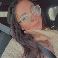 Alex Beeson's Instagram, Twitter & Facebook