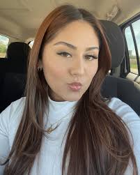 Jasmin Galvan's Instagram, Twitter & Facebook