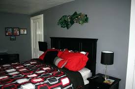 With a bit of finesse, a gray bedroom can be elegant and moody or light and airy. Red And Black Bedroom Homifind