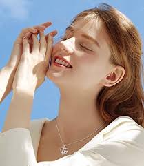 KITEENAL Paw Necklace for Women