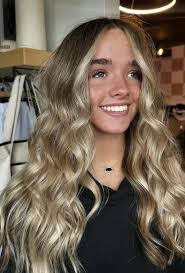 Does anyone in Fort Wayne do color analyses for women? I'd love to get my  colors done.