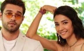 Buon giovedì a tutti🤗🙋 Stupendi Demir e Selin🥰💖