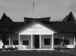 Eksistensi kerajaan di bali pada zaman kerajaan sangat diakui dan disegani di seluruh. Sultans Palaces And Museums In Indonesian Borneo National Policies Political Decentralization Cultural Depatrimonization Identity Relocalization 1950 2010
