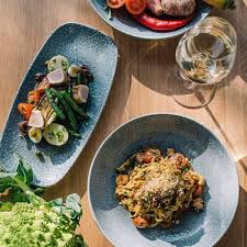 Israelisch Inspiriertes Restaurant Montraw Berlin Creme Guides Berlin Essen Israelisches Essen Essen