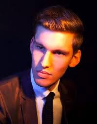 WILLY MOON: hip-shaking and myth-making